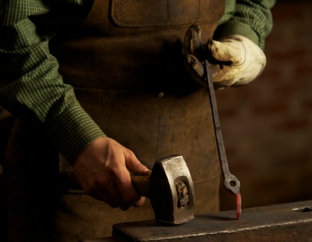 Round hole for the rivet